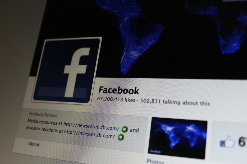 “Facebook” hər gün milyonlarla saxta hesabı bloklayır
