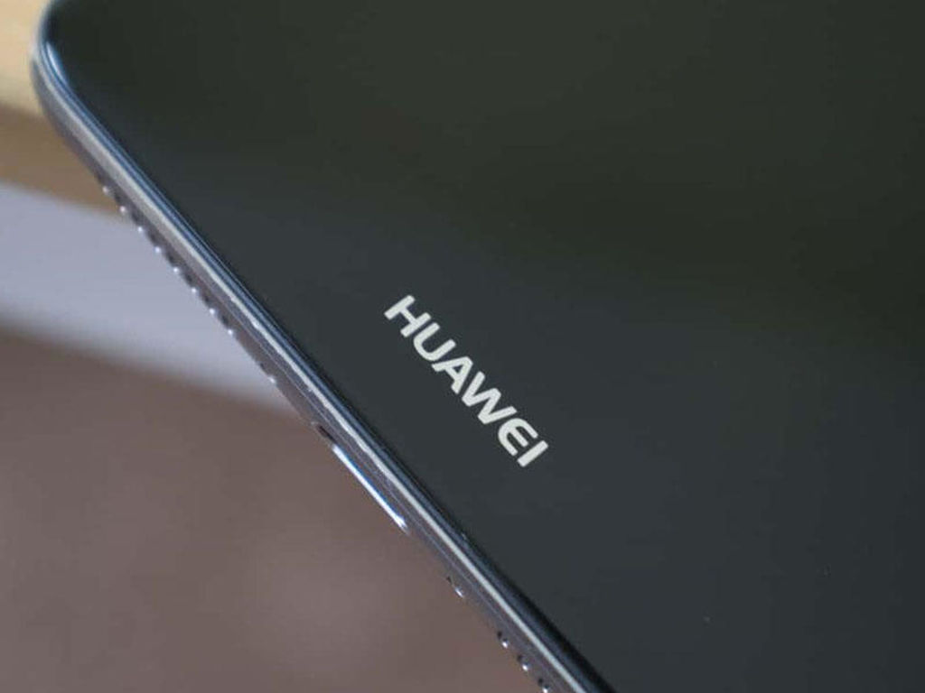 4 kameralı Huawei Nova 3 satılacaq