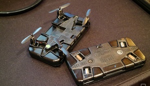 Telefon qabına yerləşdirilmiş Drone: Selfy