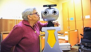 Yaponiyada robotlar yaşlıların qayğısına qalacaq