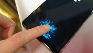 Ekrandan barmaq izi oxuyan telefon parçalara ayrıldı