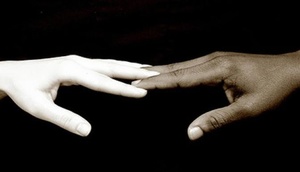 Instagram və Snapchat GIPHY dəstəyini geri çəkdi: Səbəb 'İrqçilik'