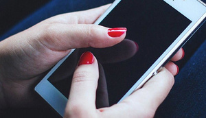 18 yaşlı qız telefonla danışarkən faciəvi şəkildə öldü