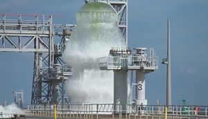 NASA-nın istilik testi əsnasında nəhəng su balonu partladı!