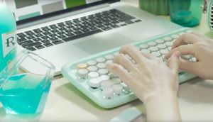 Retro stil və müasir mühəndisliyi birləşdirən klaviatura təkmilləşdirildi!