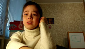 Pərəstişkar görüşünə kimsə gəlməyincə ağlayan kiçik YouTuber-ə dəstək yağdı