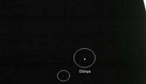 Kosmos Vasitəsi Wall-E-nin Dünya və Ayı  Birlikdə Tutduğu Maraqlı Foto