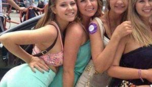 4 rəfiqə şəklini yaydı, aləm bir-birinə dəydi - Şəkildə qəribə olan nədir? - FOTO