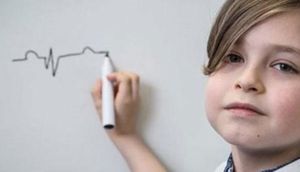 8 yaşlı uşaq universitet tələbə oldu