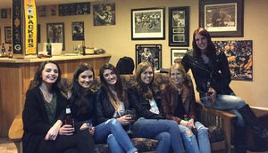 Hər kəs sosial şəbəkədə yayılan bu altı qızın FOTOSUNDAN danışır: Şəkildəki fərqi görənlər İNANMADI