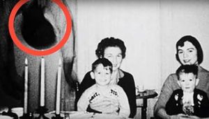Bu foto 1972-ci ildə çəkilib - Dəhşətli detalı illər sonra fərq etdilər - VİDEO