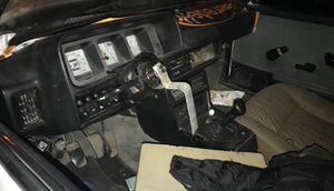 Qəzaya düşən maşının qapısını açanda dəhşətə gəldilər - FOTO