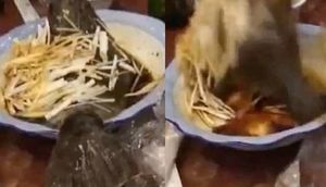 Restoranda balıq sifariş verən müştəri həyatının şokunu yaşadı - İnanılmaz / VİDEO