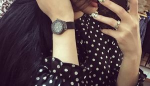 Dəhşət dolu səhnə:Qız boğulan insanın fonunda fotosessiya etdirdi - FOTOLAR