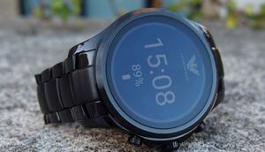 “Armani” də “ağıllı saat” buraxdı