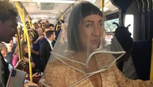 Bunu da gördük - toylarını avtobusda etdilər - FOTOLAR