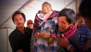 12 ildir ÖLÜ ilə BİR EVDƏ YAŞAYIRLAR - FOTOLAR