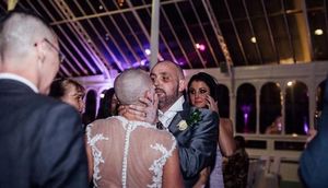 Gəlin toy günü saçını keçəl etdirdi, bəy ağladı - FOTOLAR