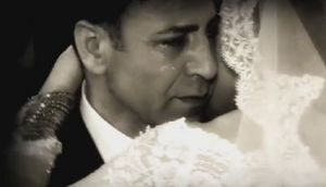 Toyunda atası ilə duyğusal rəqs edən qızın bu videosu REKORD QIRDI